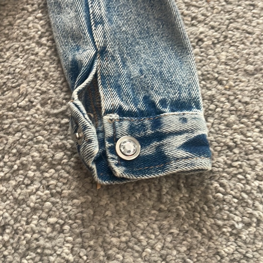 ❤️Jean Jacket❤️ - Picture 4 of 5